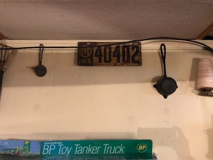 Antique license plate, Bp items