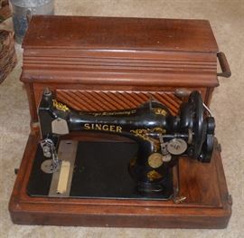 1910 Singer Sewing Machine