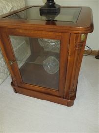 CURIO CABINET END TABLE  (LIGHTED INTERIOR)
