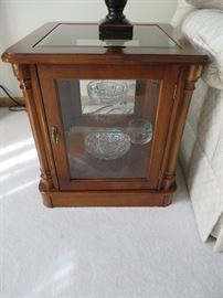 CURIO CABINET END TABLE (LIGHTED INTERIOR)
