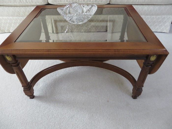 GLASS TOP COFFEE TABLE WITH SIDE DROP LEAVES
