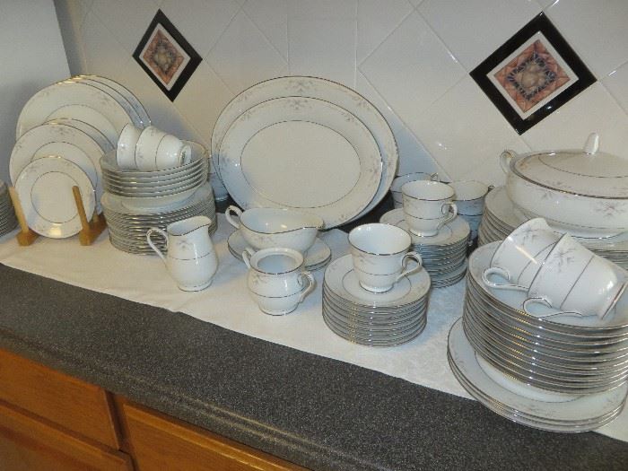 NORITAKE DINNER SERVICE for 16
SILK RIBBIONS 