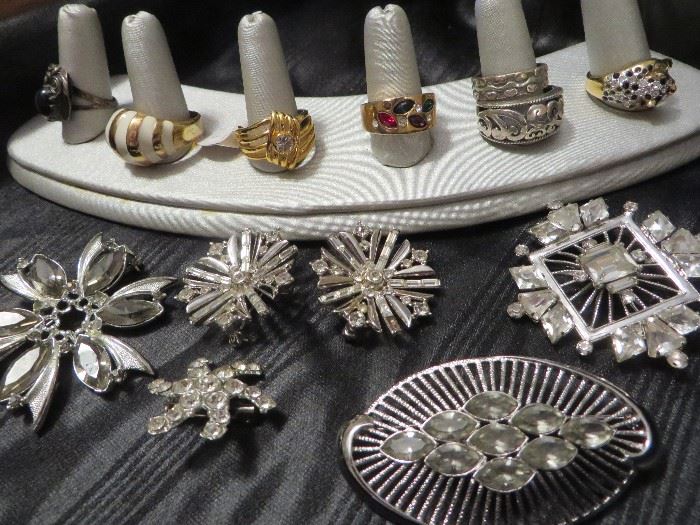 Jewelry, Rings and Pins