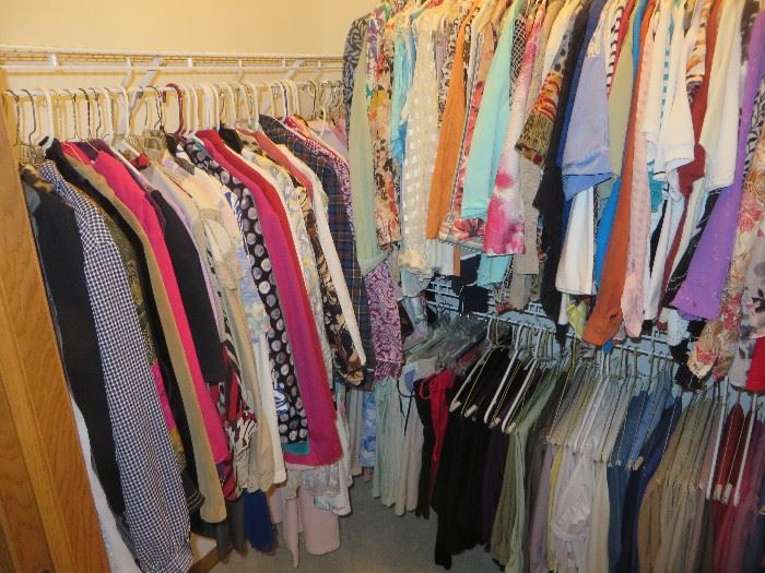 LADY'S CLOTHING.  LOTS OF CLOTHING!