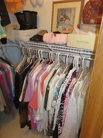 LADY'S CLOTHING.  LOTS OF CLOTHING!