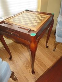 QUEEN ANNE TEA TABLE/GAME TABLE  w/ PULL OUT TRAY