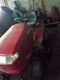 Craftsman DTW 
4000 
Lawn Tractor
