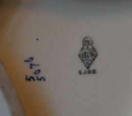 English porcelain compote