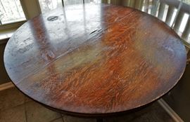 Antique oaktable
