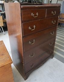 Vintage chest of drawers