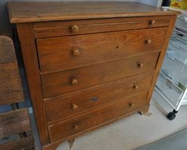 Antique chest of drawers