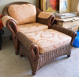 Swan themed rattan chair and ottoman