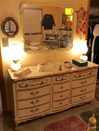 Sears Bonnet 9 drawer dresser w detached mirror