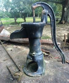 Vintage/Antique Water Pump