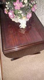 Vintage Duncan Phyfe drop leaf coffee table
