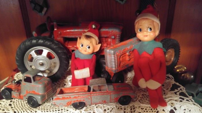 Vintage elf on shelf