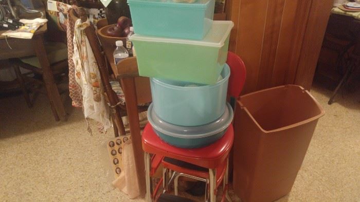 Beautiful vintage tupperware