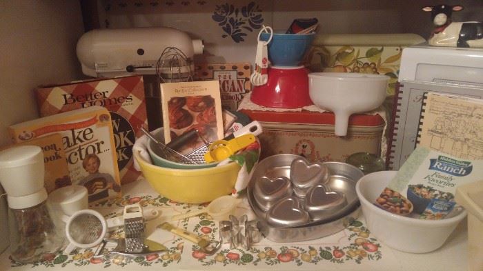 Pyrex kitchen aide mixer & more. Dorothy's passion was in the kitchen and cooking and you can tell because this house has the most amazing kitchen collectibles from way back