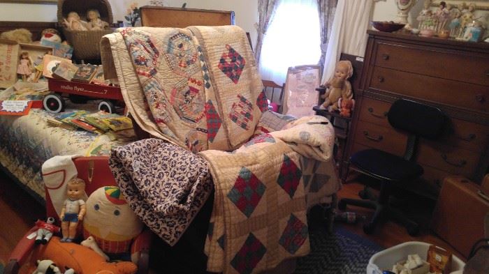 amazing vintage hand made stitched quilts Primitive pine blanket chest