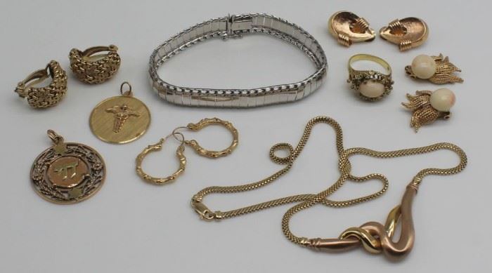 JEWELRY Assorted Gold Jewelry Grouping