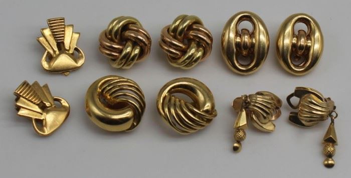 JEWELRY Grouping of Pairs of kt Gold Ear