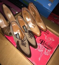 New old stock vintage Robertina leather shoes