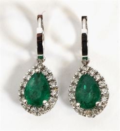 4.80CT NATURAL EMERALD & .70CT DIAMOND EARRINGS, 6.6 GRAMS, H 1 1/4", L 1/2"
Lot # 2093 