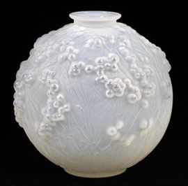 R. LALIQUE "DRUIDE" OPALESCENT GLASS VASE H 7" DIA 7"
Lot # 1011 