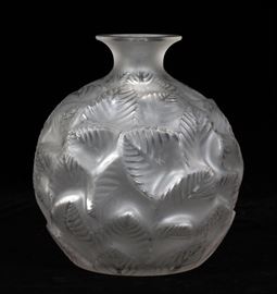 R. LALIQUE "ORMEAUX" CRYSTAL VASE # H - 984 H 6" DIA 6"
Lot # 1012 