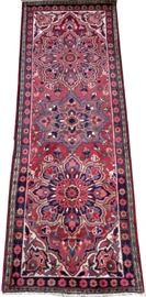 PERSIAN KARAJEH HERIZ WOOL RUNNER, LATE 20TH C., W 2' 5", L 7' 1"
Lot # 1134 