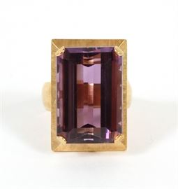 20CT NATURAL AMETHYST & 14KT GOLD RING, 12.4 GRAMS, RING SIZE: 7
Lot # 1233 