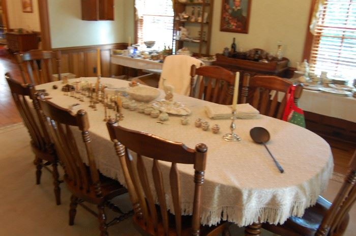 Thomasville dining table and 8 chairs