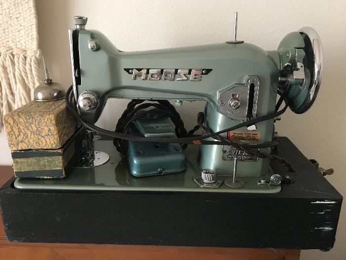 Morse Super Dial  Portable sewing machine 