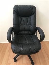 Office chair n great condition 