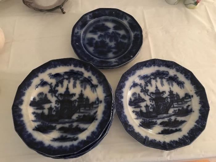 Blue willow plates 