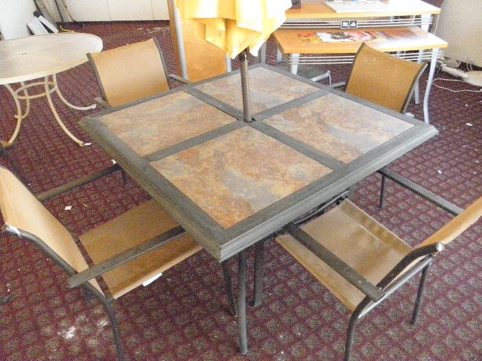 square 46" patio table with 4 porcelain tile insert top and 4 chairs ********$75********* CALL AND COME DOWN NOW !!    (760) 788-0775     (760) 445-8571 