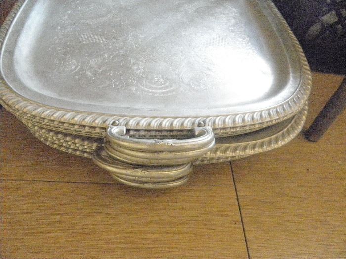 Restaurant dining room serving trays********$9.00 each********   Aluminum with 2 handles.      Call Now for immediate appointment.  (760) 975-5483    (760) 445-8571