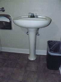 Pedestal sink with faucet*******$40******** Call Now for immediate appointment.  (760) 975-5483    (760) 445-8571