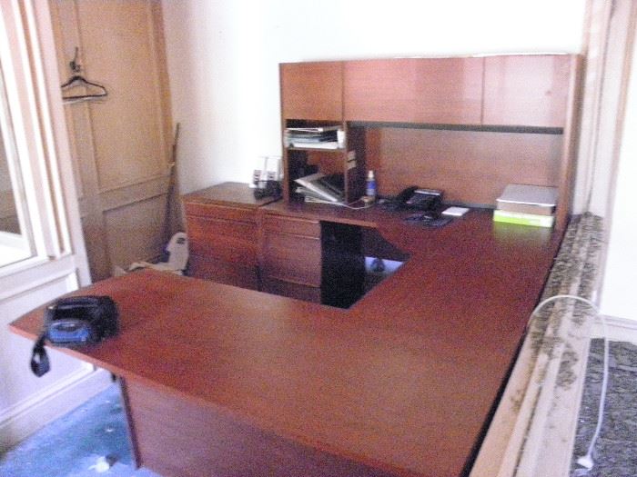 Photo #2   u-shape desk and file set.  ********$150*******Call Now for immediate appointment.  (760) 975-5483    (760) 445-8571