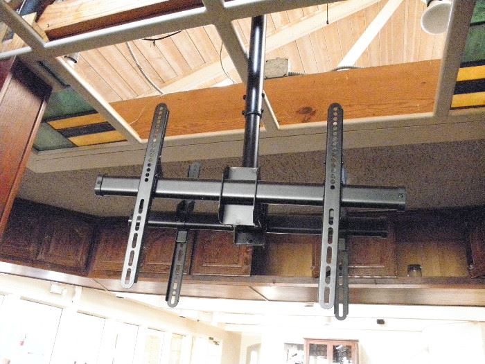 Ceiling mount 2 TV hanging mount.     ********$25******* U-remove.   Call Now for immediate appointment.  (760) 975-5483    (760) 445-8571
