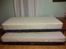 Trundle bed
