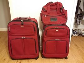 Samsonite luggage - excellent condition