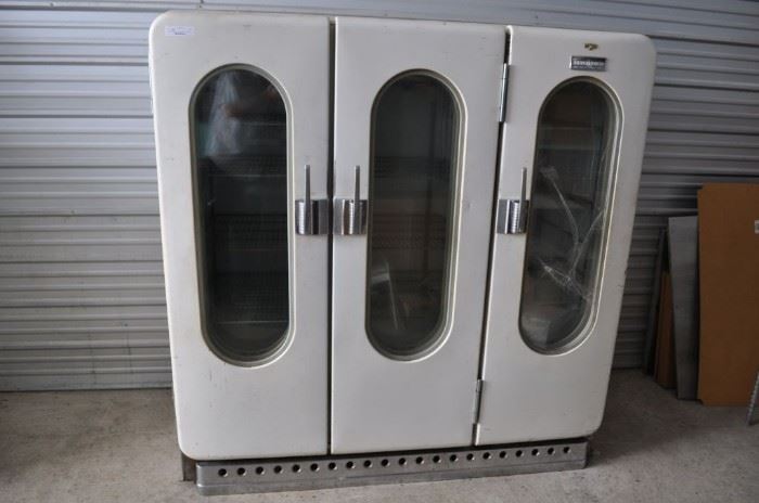 https://yepauctionservice.hibid.com/lot/44206180/antique-frigidaire-refrigerator-three-door-cooler