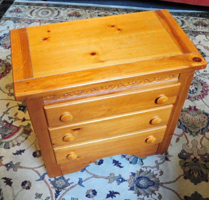 Pinewood night table with 3 drawers