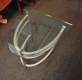 Contemporary oval end table with flat glass back