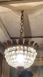 Delightful crystal pendant