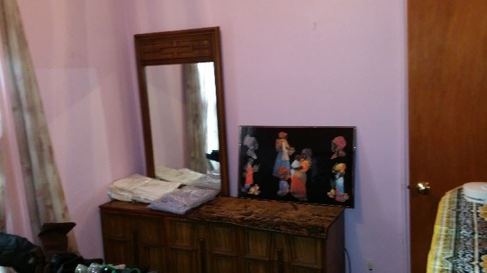 Dresser for Bassett Co bedroom set
Bedding
Elephant tapestry
African women prints in collage