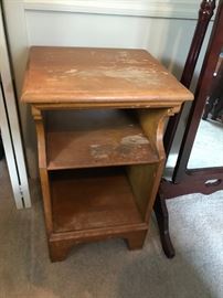 #60	telephone Table - as isn  17x14x27	 $20.00 	