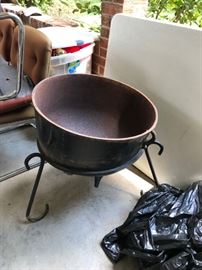 #83	Black Large Cast Iron Pot 22wx12d	 $120.00 	