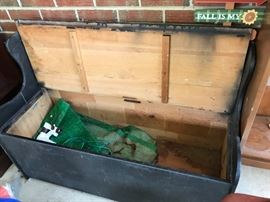 #84	Black Storage Bench 	 $30.00 	